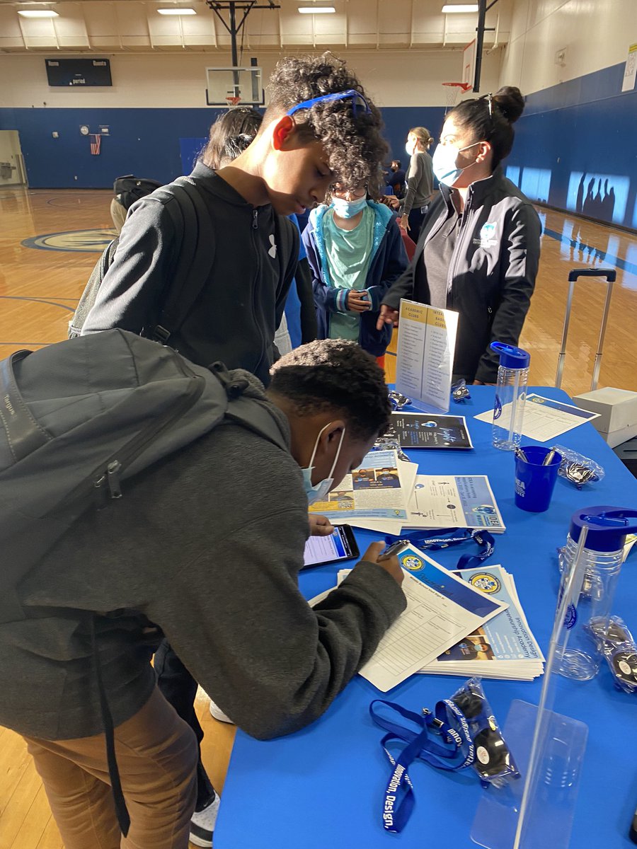 tanyania's tweet photo. @MiddleCurry please make sure you stop by the @IDEA_at_Fannin table. #HighSchoolNight @ebsamuel18 #chooseIDEA @PersonalizeDISD @dallasschools @RaymieVenable @andrewwhiteidea @mibroughton @Fagarcia19 https://t.co/ll2tXxvdtI