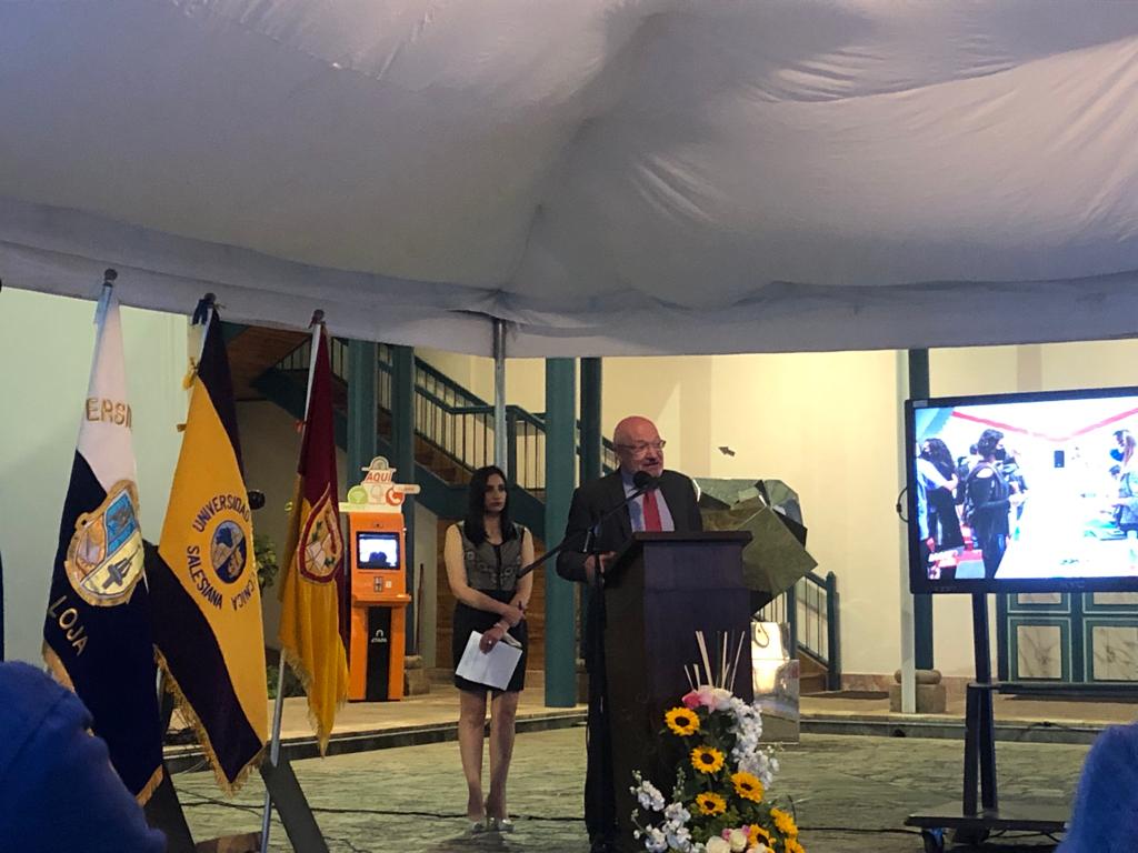 utpl's tweet photo. 🌎#SoyMásGlobal Dimos a conocer las opciones de #IntercambioVirtual de @GlobalCampUTPL con universidades de todo el mundo en la I Feria de Internacionalización Universitaria, en #Cuenca.
¡Nuevas oportunidades para estudiantes y profesionales en pro de la #MovilidadEstudiantil!🎓 https://t.co/hdKKvfOCPZ