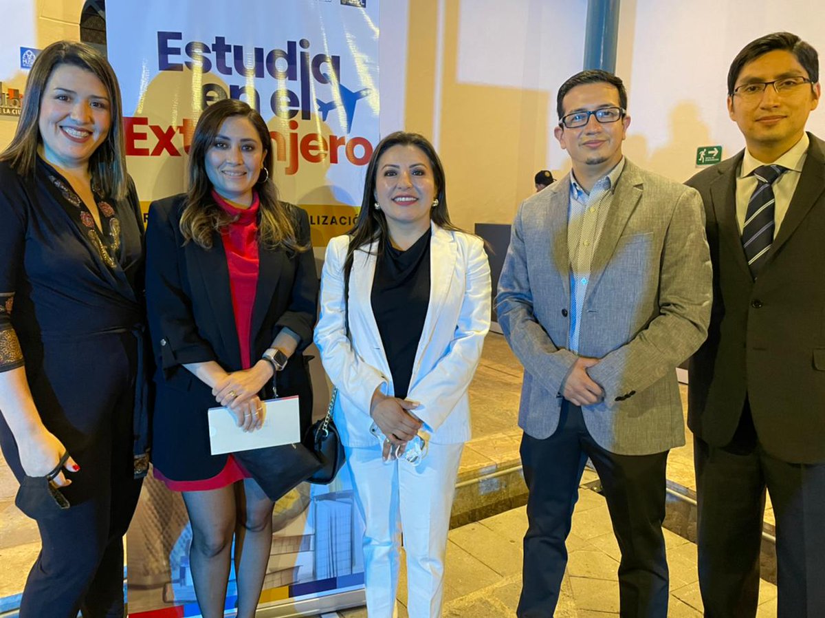 utpl's tweet photo. 🌎#SoyMásGlobal Dimos a conocer las opciones de #IntercambioVirtual de @GlobalCampUTPL con universidades de todo el mundo en la I Feria de Internacionalización Universitaria, en #Cuenca.
¡Nuevas oportunidades para estudiantes y profesionales en pro de la #MovilidadEstudiantil!🎓 https://t.co/hdKKvfOCPZ