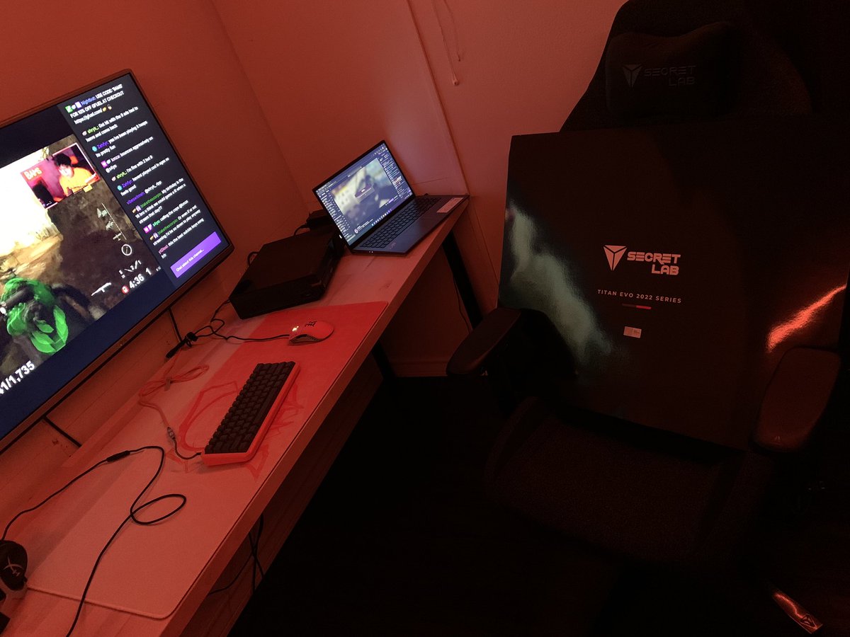 Iphiclus's tweet photo. Shoutout to @secretlabchairs for being my first chair it’s a HUGE upgrade from my other chair (it was a dinner chair )😂 #secretlabs #newchair #backfixed #nobackproblems https://t.co/V8yayGmZeK