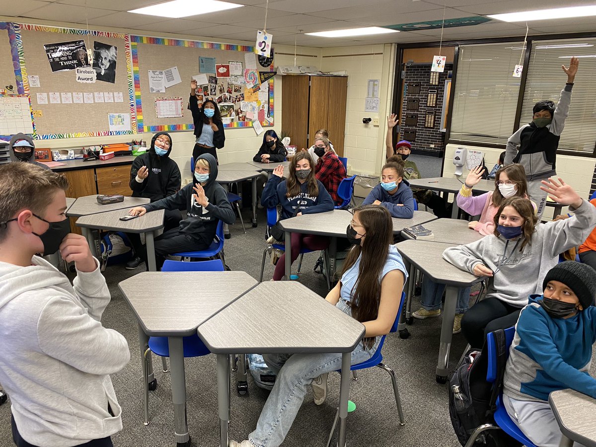 felg54's tweet photo. Students were all really excited for the opportunity to get up in front of the class today during a “spot the difference” challenge to start the class! They were literally jumping out of their seats 😂 @FrostSpartans #FrostStrong https://t.co/9ilgtOHXgW