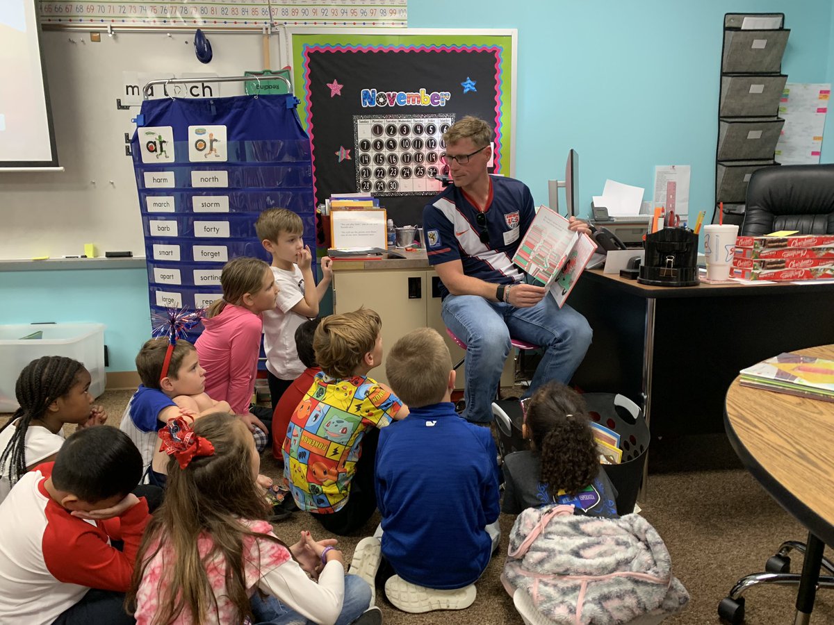 DouglasStacid's tweet photo. We enjoyed our veterans coming to read to us today. @EagleRidgeKISD  #KISDthanksVeterans https://t.co/CPLkvCKiwn