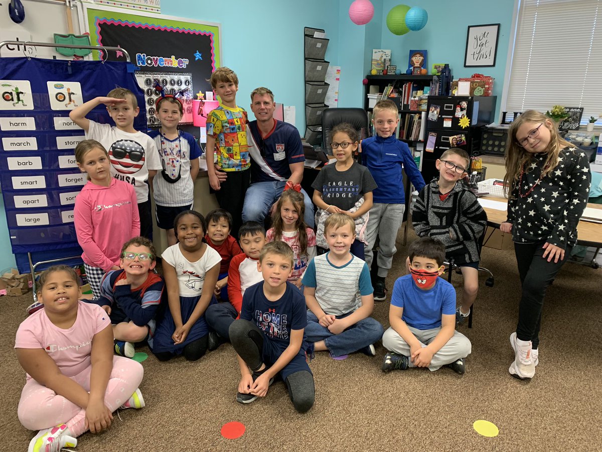 DouglasStacid's tweet photo. We enjoyed our veterans coming to read to us today. @EagleRidgeKISD  #KISDthanksVeterans https://t.co/CPLkvCKiwn