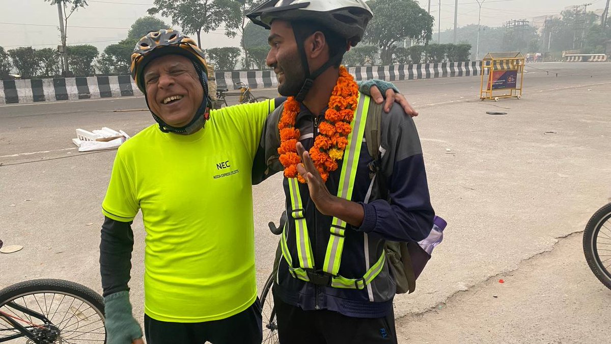 CyclingNec's tweet photo. Today our Cycling group falicitate Mr Mathai Paul (sitting with Garland) who is on India tour by cycle . Presently in Delhi NCR .
@BBCSport 
@CeoNoida 
@HTNoidaGzb 
@TOINoida 
@richaanirudh 
@DhaorAshni 
@anandmahindra 
@akshaykumar 
@SonuSood 
@NehaDhupia https://t.co/IUcsK8hF0W