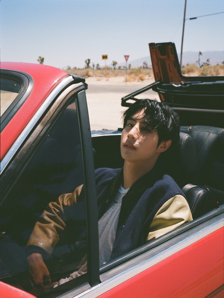 TheFictionAlley's tweet photo. I need books inspired by this handsome man 🥵😳 https://t.co/s949pIfSVa