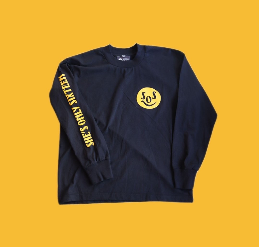 sosbandforever's tweet photo. (2)
We're also launching the website for our studio https://t.co/K06rkNZUaU!

Here you'll be able to purchase our latest MERCH ⚡ Hurry though - items are quite limited and they fly out fast.

Here are some of the items we're releasing: https://t.co/exhYmyWLuL