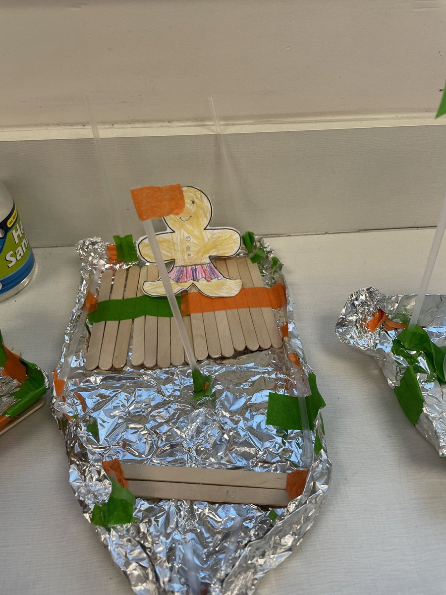 LoriGarza24's tweet photo. @Neff_ES Mrs Garza’s scholars ready to get Gingerbread boy across the river @LNeffes #HISDScience https://t.co/TeXaos1fkh