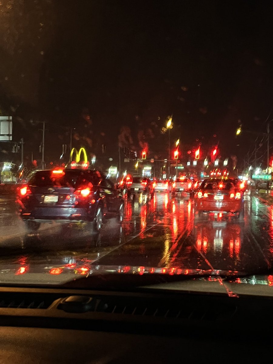 kingkyjo's tweet photo. i can’t believe everyone is using red lights for red taylor’s version https://t.co/qSgqpTzHT1