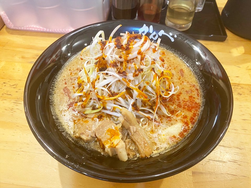 misonokanbe's tweet photo. 【お家でもできる？！らーめん店の白髪ネギ】

今日はトッピングの定番
白髪ネギの作り方をご紹介します！ https://t.co/jP6Y7snPdJ