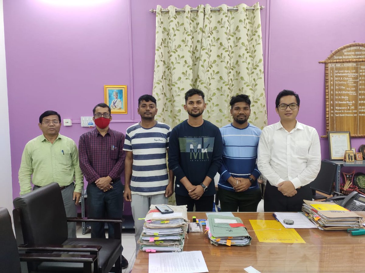 TripuraTourism's tweet image. #paramotoring in Neermahal, Chabimura &amp;amp; Dumboor🤩🤩
Come fly above the waters of Neermahal, Chabimura and Dumboor with our Paramotorers!!
Our paramotor trainees ready to push your adrenaline rush very soon....
Are you excited ??
Stay updated🙂
#visitapnatripura