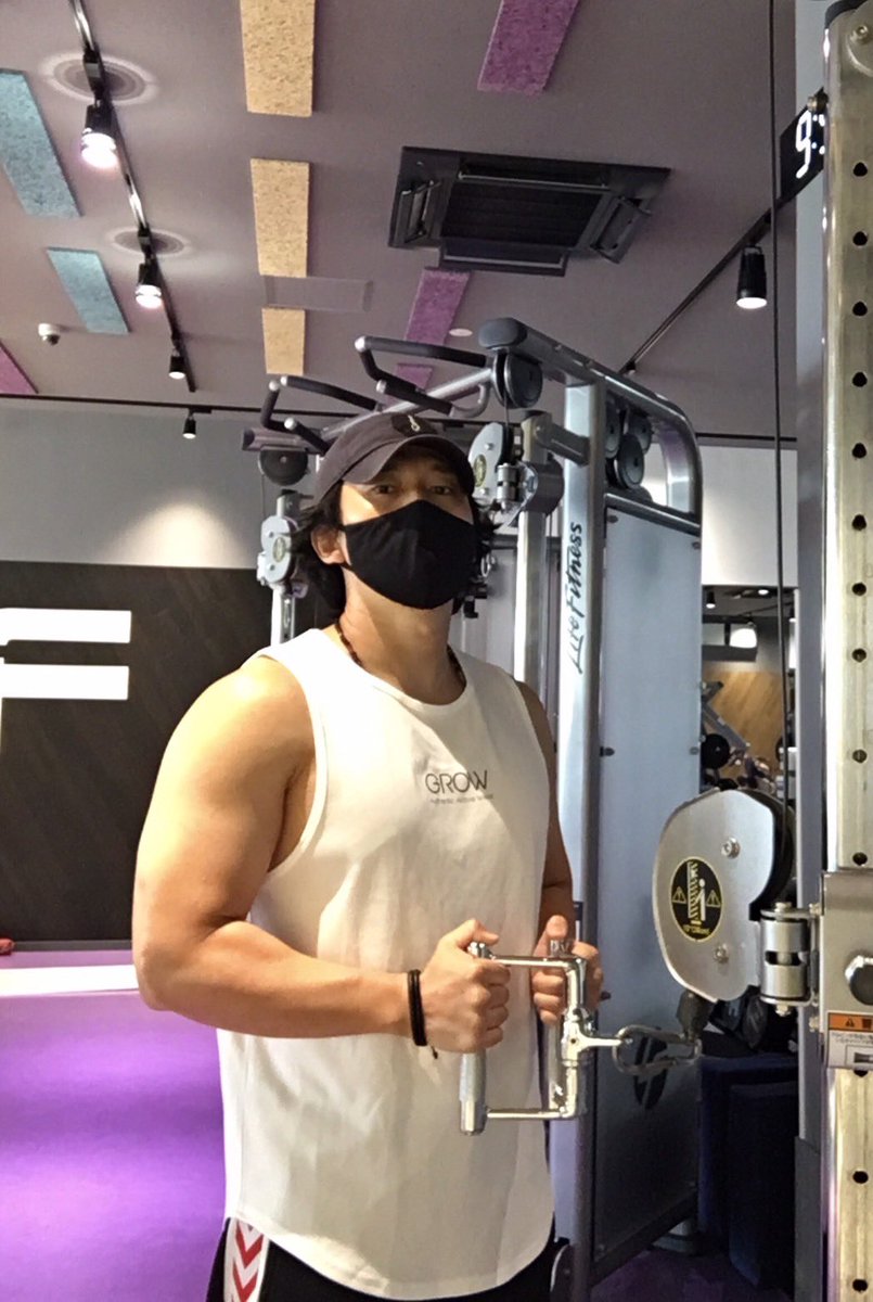 GROWactivewear's tweet photo. WORLD END MANのフロントマン @nokon13 さんに新作の
Quick drying Tank Top 着て頂きました！
ありがとうございます。

着用: Size XXL 

ご購入は👇👇👇
https://t.co/8q9pYiKohd

#grow #growactivewear #quickdrying #tanktop #trainingwear #worldendman #frontman https://t.co/odO7mxC2v2