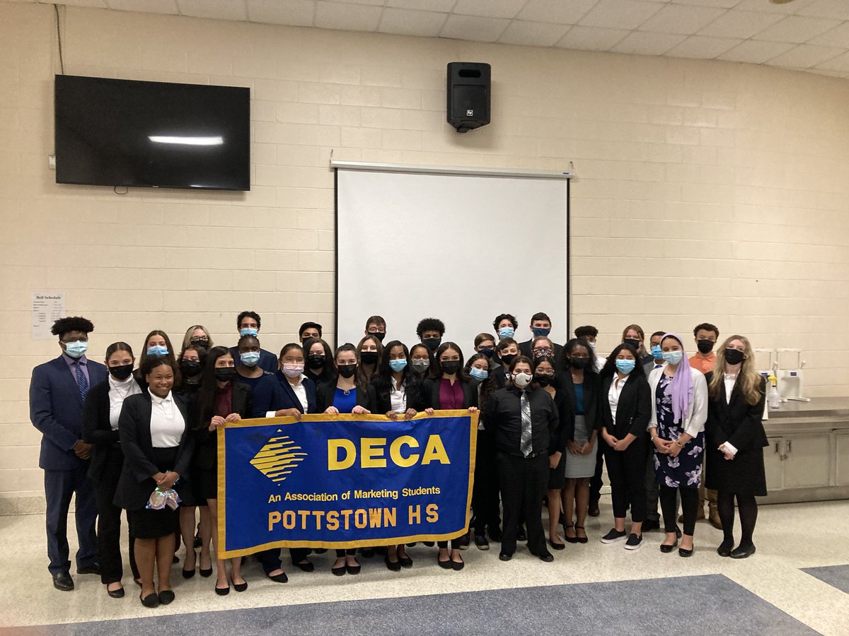 PottstownTrojan's tweet photo. Congratulations to the newly inducted members and officers of Pottstown High School DECA. Our future business leaders of tomorrow!! 👨💼 👩💼
#PHSDECA @PottstownHigh @pottstownschool @JohnJarmato @PHSCareerTech @Pottstown_DECA @PSDRODRIGUEZ https://t.co/5Ocf5DlFo2