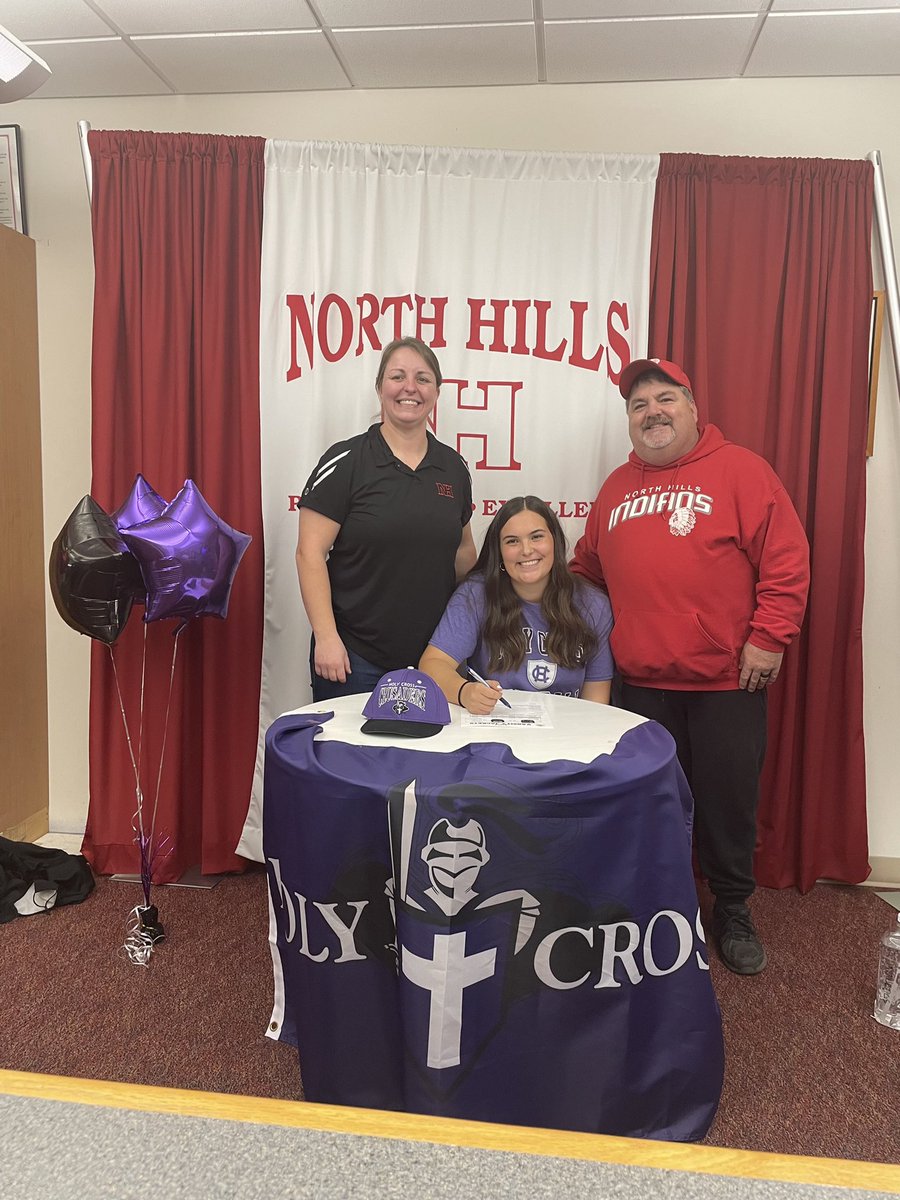 RonconeSophia's tweet photo. officially a crusader!!! 💜🤍💜🤍 https://t.co/eCA53k7giR