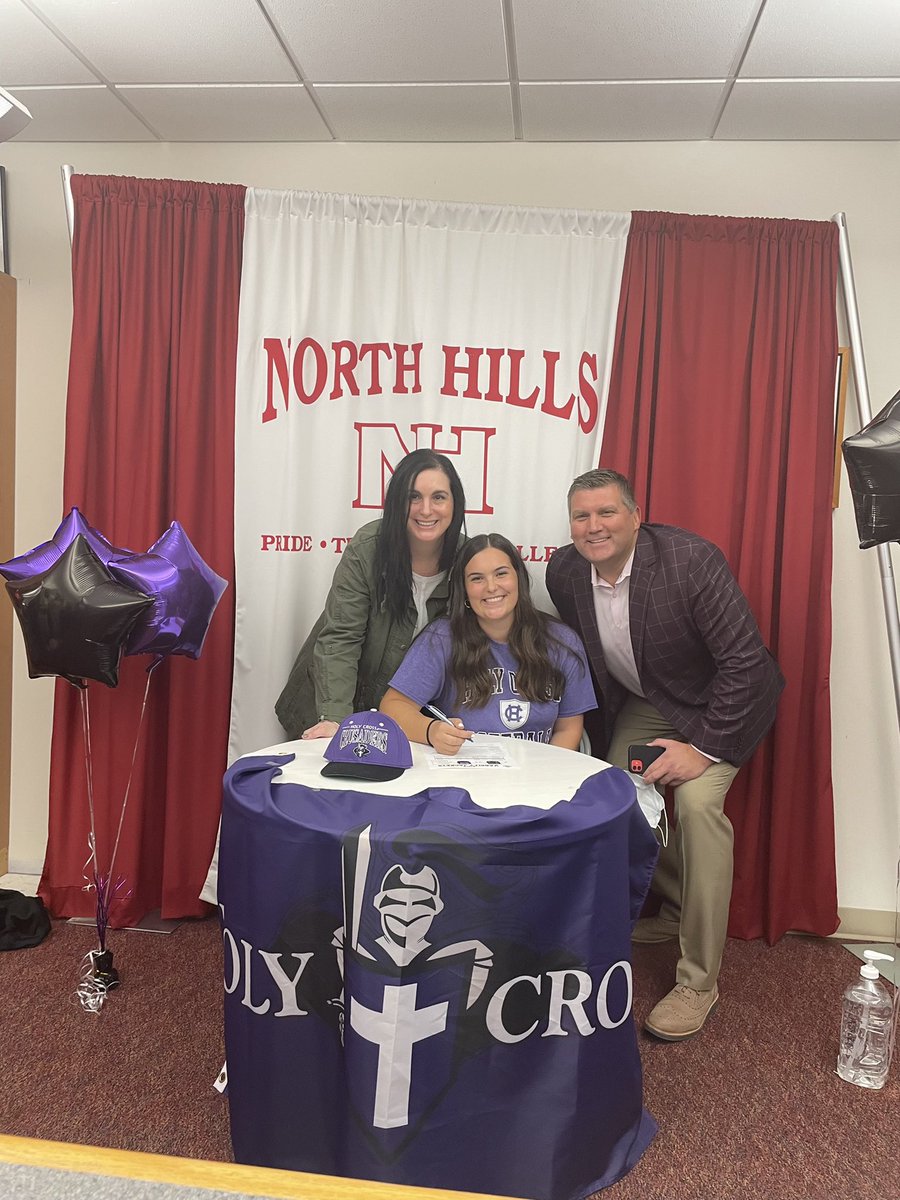 RonconeSophia's tweet photo. officially a crusader!!! 💜🤍💜🤍 https://t.co/eCA53k7giR