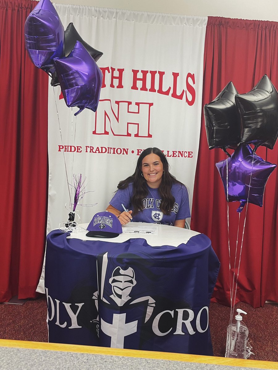 RonconeSophia's tweet photo. officially a crusader!!! 💜🤍💜🤍 https://t.co/eCA53k7giR