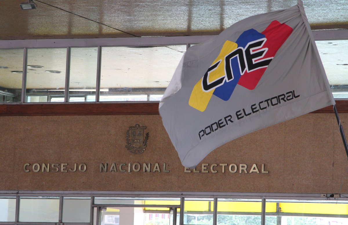 cneesvzla's tweet photo. Este jueves 11 de noviembre la actividad de producción y la auditoría de los equipos de votación estuvieron centradas en la preparación de 1.866 máquinas destinadas a mesas electorales del Distrito Capital (Libertador) https://t.co/vG6jn6llWP