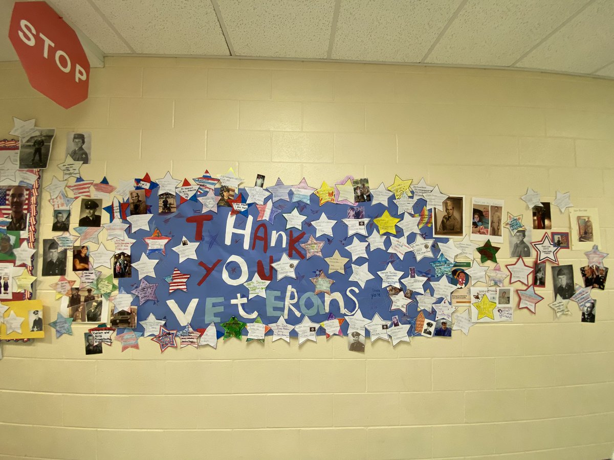 MrsAlliWaller's tweet photo. Marching music as students entered and walls filled with honor and love! Happy Veterans Day from our @D34Hurricanes! 🇺🇸 #SoarWithD34 #D34Pride https://t.co/8kwHMxA7qP