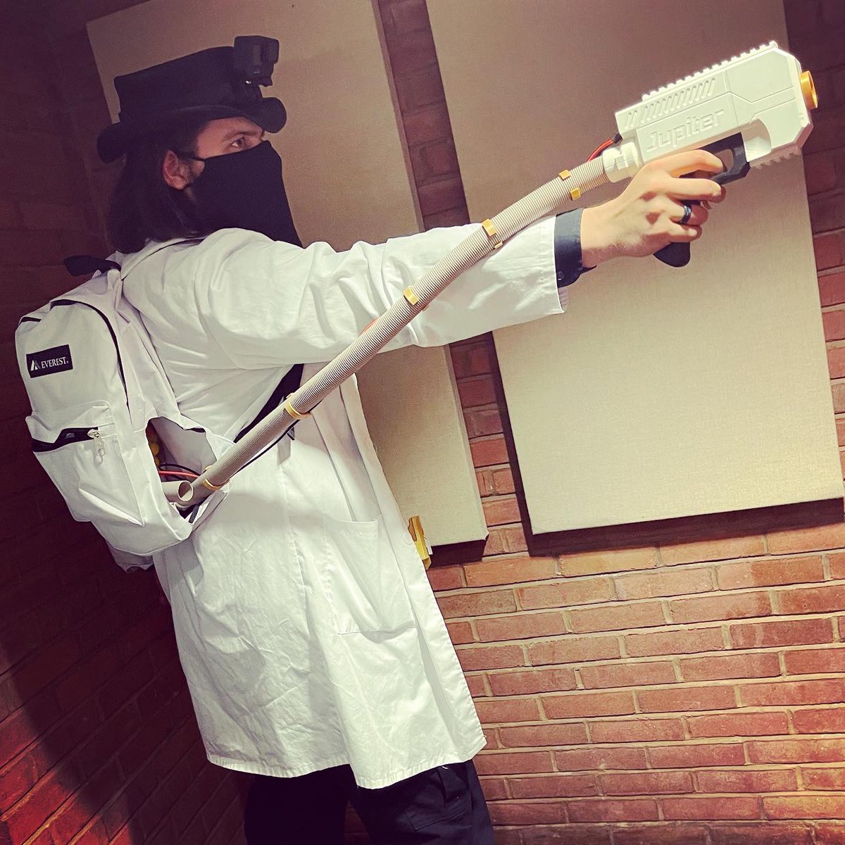 Drayckar's tweet photo. Tonight’s #hvz loadout is the proton pack by @outofdarts and a handful of rival rounds
#nerf #nerfmod #nerfmods #umbc #umbchvz #outofdartsjupiter #outofdartsprotonpack #outofdarts #3dprinted #3dprints #3dprint #larp #larpcostume #humansvszombies https://t.co/PXW0z8fkWl