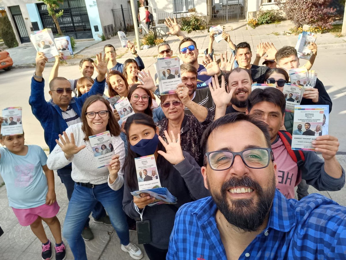 Cierre de campaña en Esquel con <a href="/TaccettaMatias/">Matias F. Taccetta</a> . Este domingo #Lista503, para decir BASTA🖐 y comenzar a construir juntos una nueva mayoría ciudadana. Es con <a href="/NachoTorresCH/">Nacho Torres</a> @AnaClRomero <a href="/EdithTerenzi/">Edith Terenzi</a> <a href="/gustamenna/">Gustavo Menna</a> <a href="/TaccettaMatias/">Matias F. Taccetta</a> #EsAhora #EsJuntos