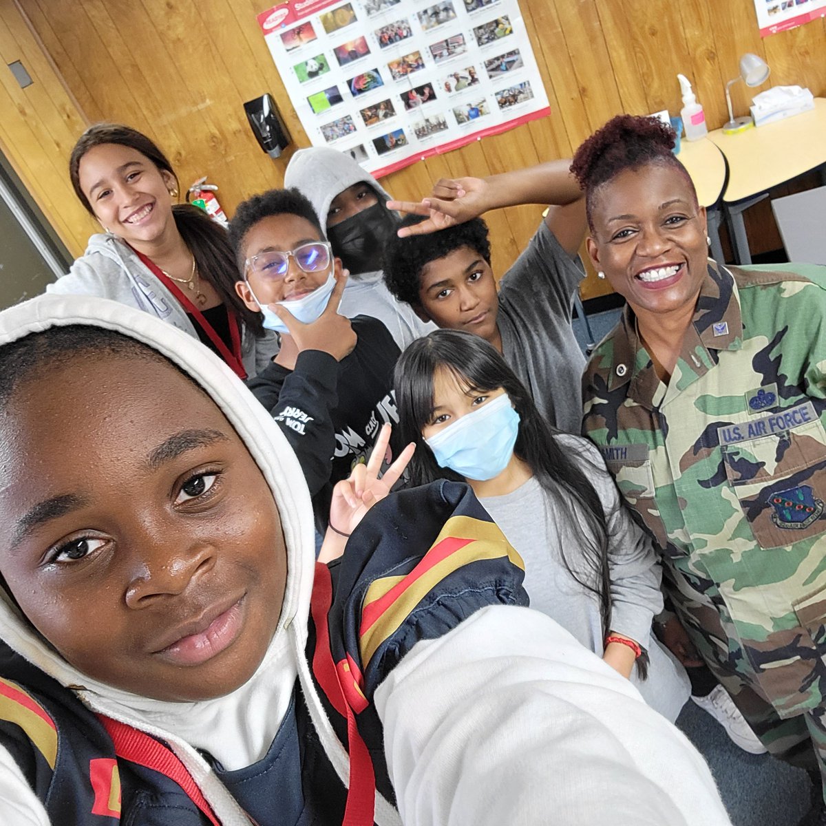 Love2Teach8th's tweet photo. Thankful Veteran!  My students could not find me in my Air Force yearbook from 1983 (LOL).  I had not worn my BDUs in 15 years.  The student's made me so proud to serve again.  #AirForceVeteran #justsmile #cyfairread180 #thorntonpatriots https://t.co/SmlPKQH2YE