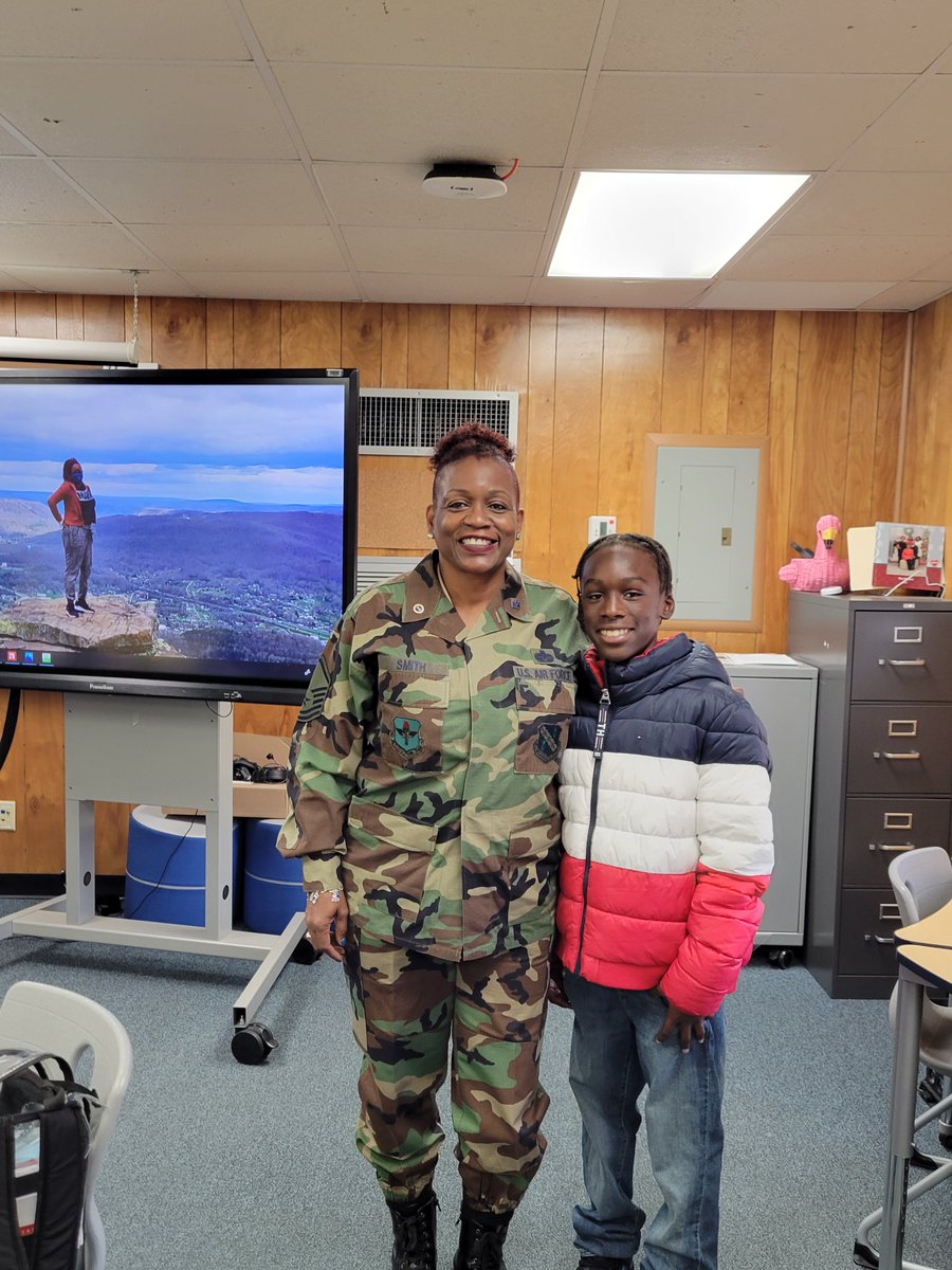 Love2Teach8th's tweet photo. Thankful Veteran!  My students could not find me in my Air Force yearbook from 1983 (LOL).  I had not worn my BDUs in 15 years.  The student's made me so proud to serve again.  #AirForceVeteran #justsmile #cyfairread180 #thorntonpatriots https://t.co/SmlPKQH2YE