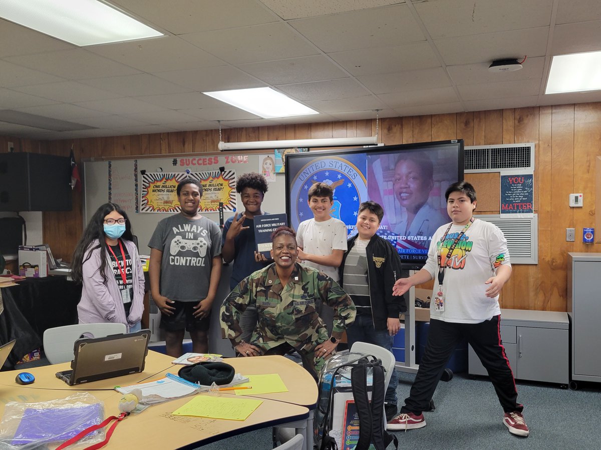 Love2Teach8th's tweet photo. Thankful Veteran!  My students could not find me in my Air Force yearbook from 1983 (LOL).  I had not worn my BDUs in 15 years.  The student's made me so proud to serve again.  #AirForceVeteran #justsmile #cyfairread180 #thorntonpatriots https://t.co/SmlPKQH2YE