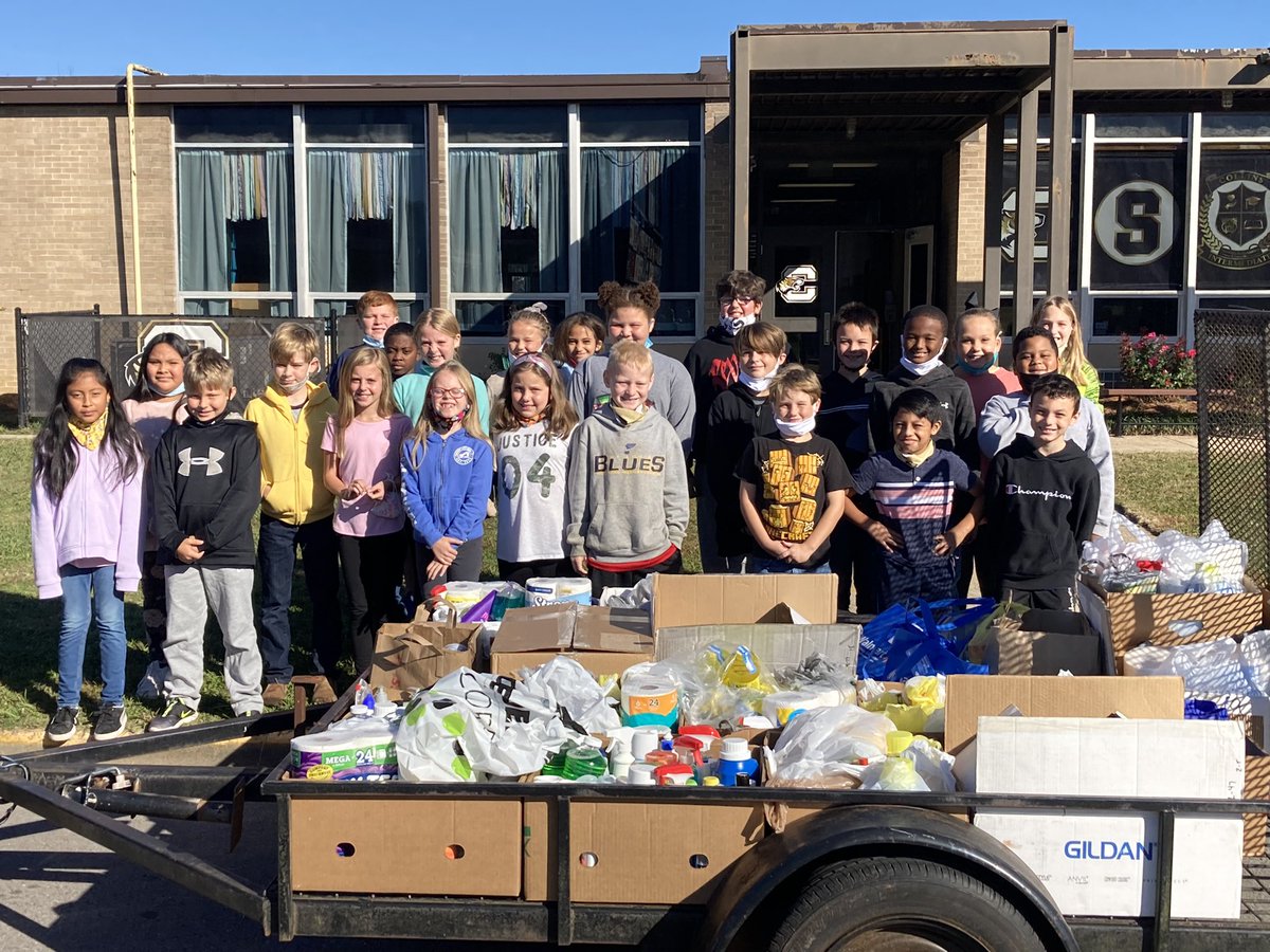 CISWildcats's tweet photo. CIS students collected more than 500 items for the Cleaning Supply Drive. Mrs. Adam’s, Mrs. Paradise’s, and Mrs. Wallingsford’s classes earned lunch from Captan D’s for bringing in the most in their grade level. https://t.co/ORa9EMCXk1