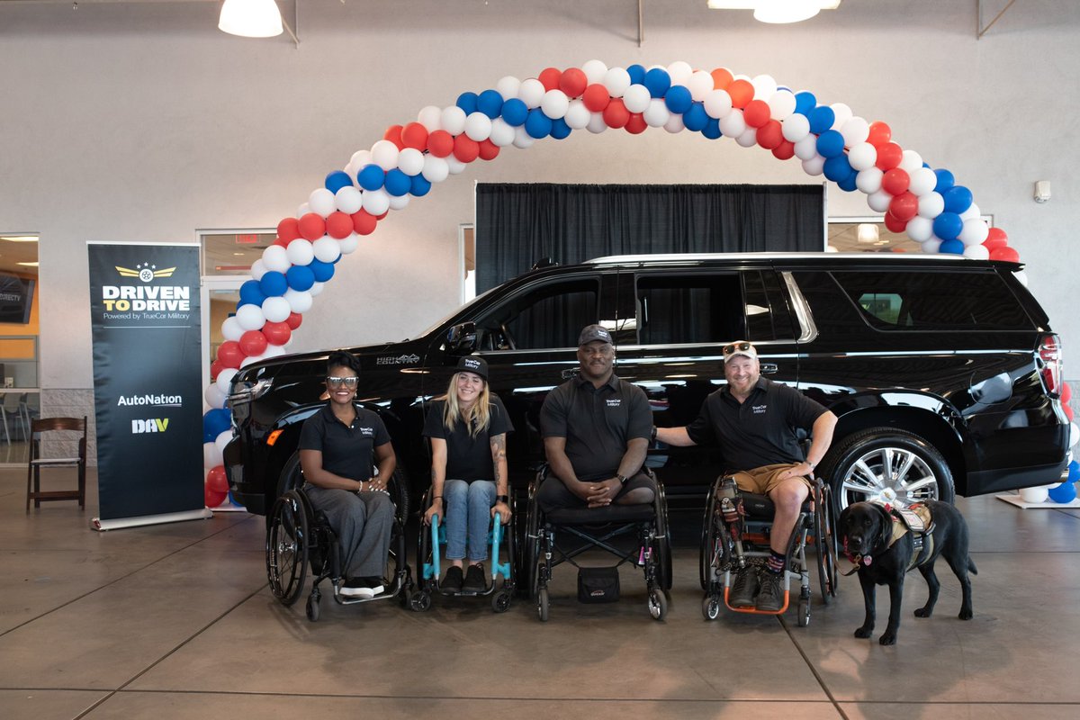 CentigradeWorld's tweet photo. Happy Veteran’s Day! Thank you to all the past, present and future veterans who have bravely served.
In honor of #VeteransDay, Centigrade client @TrueCar presented U.S. Army veteran Colonel Greg Gadson with a new retrofitted car as a part of their #DrivenToDrive program! https://t.co/Is0jwICPLp