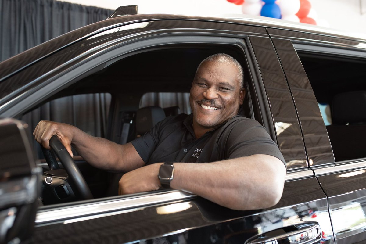 CentigradeWorld's tweet photo. Happy Veteran’s Day! Thank you to all the past, present and future veterans who have bravely served.
In honor of #VeteransDay, Centigrade client @TrueCar presented U.S. Army veteran Colonel Greg Gadson with a new retrofitted car as a part of their #DrivenToDrive program! https://t.co/Is0jwICPLp