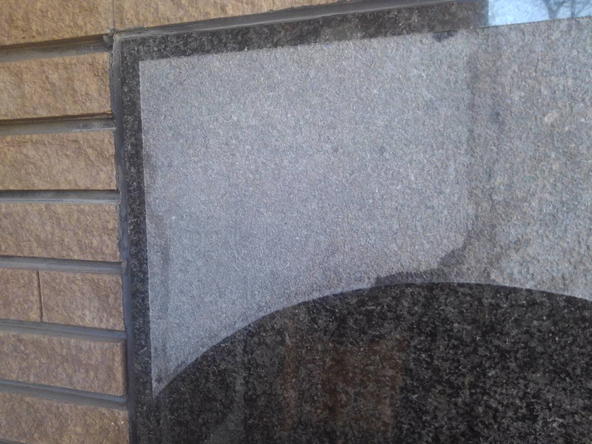 どなたかお知恵やお力を貸して頂けませんかー！！
①タイル酸洗いで落ちない汚れ
②酸洗いでシミになった石材
対応出来る方いらっしゃいませんか？
＃タイル　＃タイル工事　＃改修
#タイル汚れ　＃石のシミ