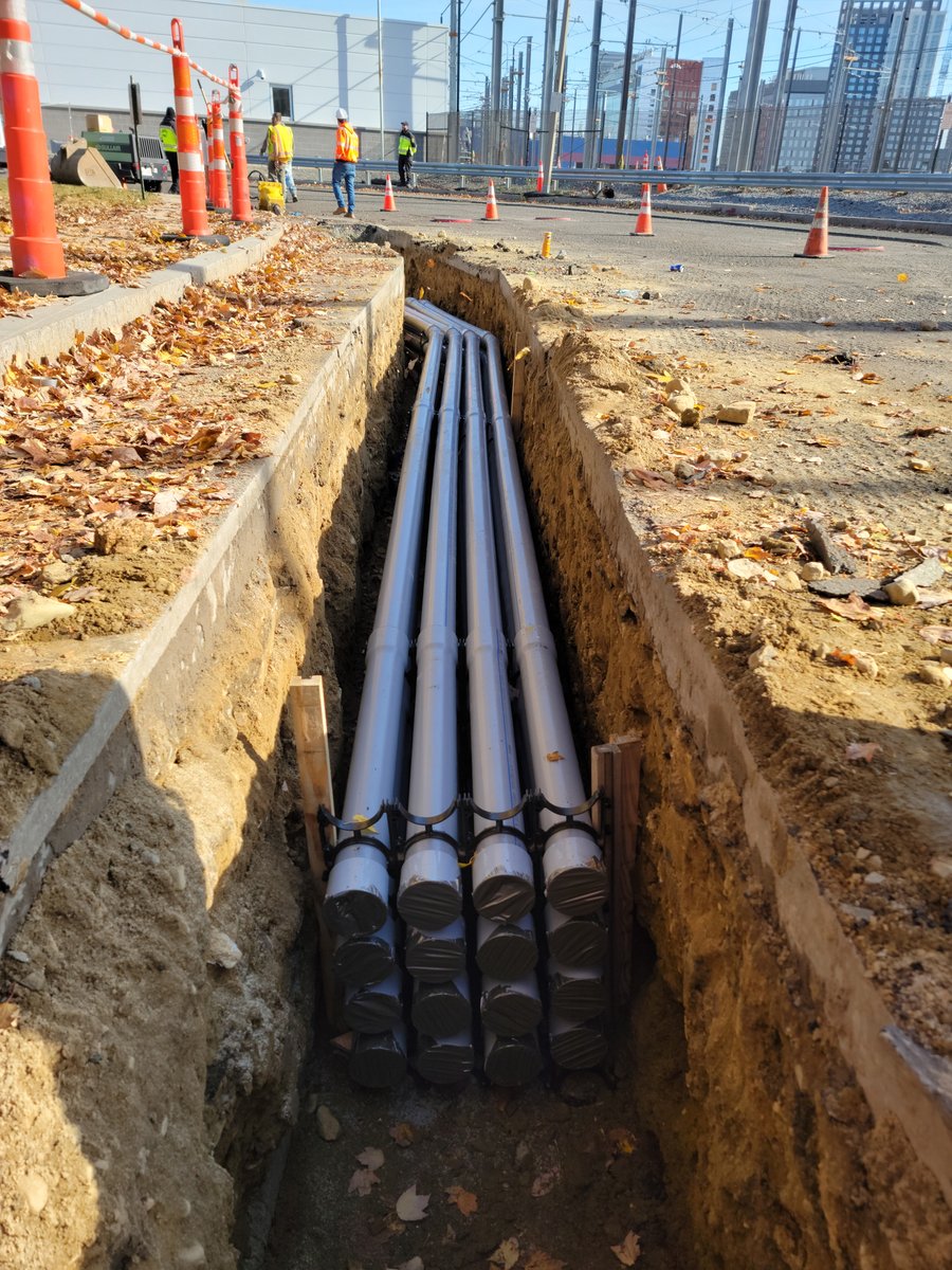 twdx_ip's tweet photo. Starting this week, crews are working at 90-150 Inner Belt Road to complete the 1400-ft section of our fiber optic joint trench at #Somerville's Inner Belt, delivering over 135 innerducts for the #internet and #datacenters in the area.  #interconnection #Boston #twdx https://t.co/GA9Lr1BflV