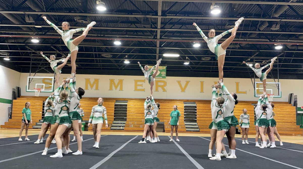 MathWithMsJ's tweet image. the best school 👏🏼👏🏼👏🏼 thank you @SummervilleWave for showing up tonight and making these girls feel special before state qualifiers this weekend 💚