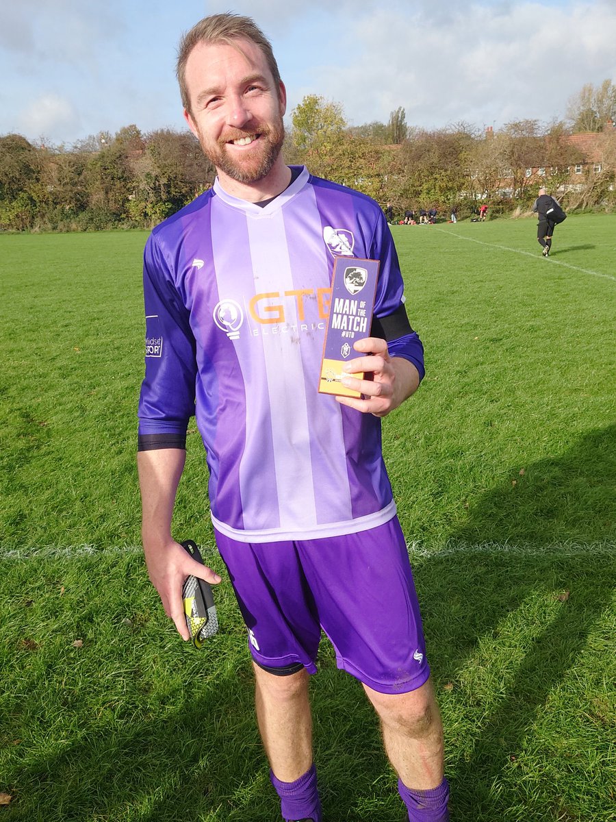 *Match Award Winners*

📸 Oldham G.P.O
📸 FC EAGLE Team-UK
📸 Battling Fat Lads
📸 Oak Road Rangers

👏 ⚽️⚽️⚽️

#AwardsFC 🏆
