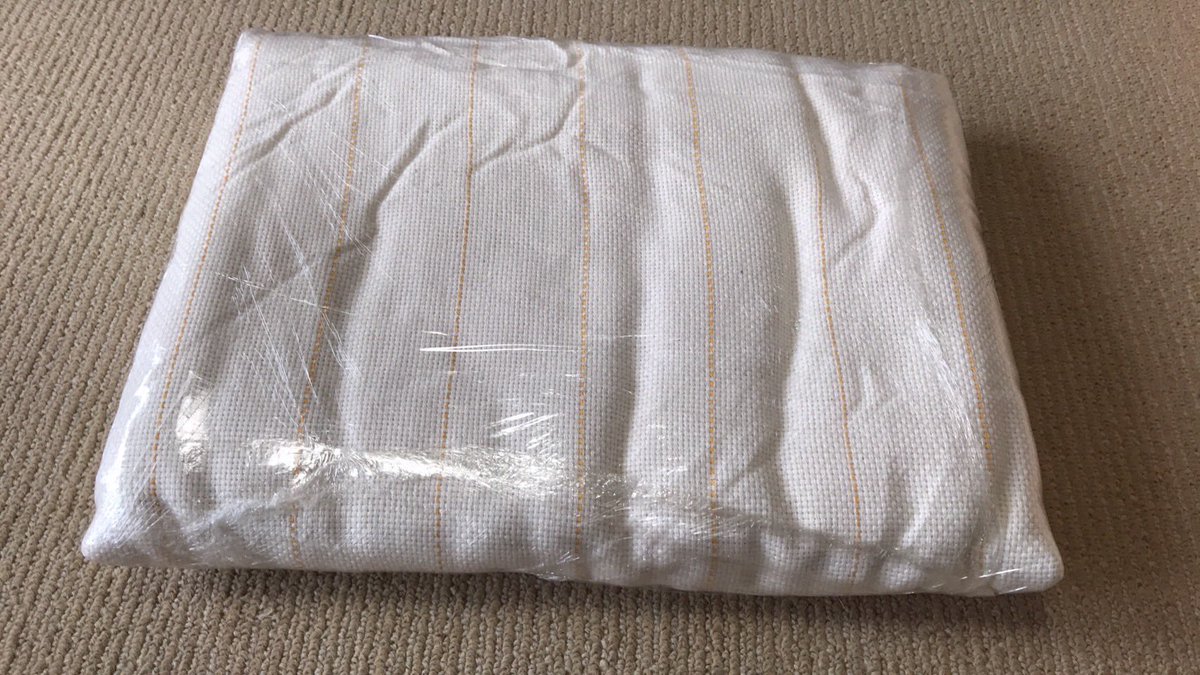 rabu_used's tweet photo. タフティングフレームと布が届きました😆
早速組み立てて練習あるのみ！✨
@InuCatcher https://t.co/h8OcqX28HD