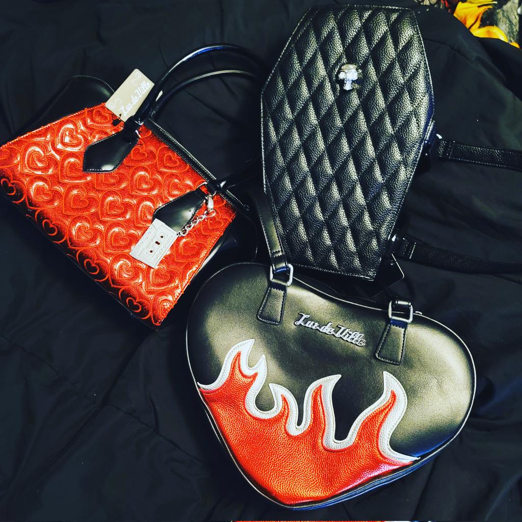 AmyZodu's tweet photo. ๐๐คโค #luxdeville #luxdevillehandbags #newpurse #loveit #treatyourself https://t.co/gOxioANHPL
