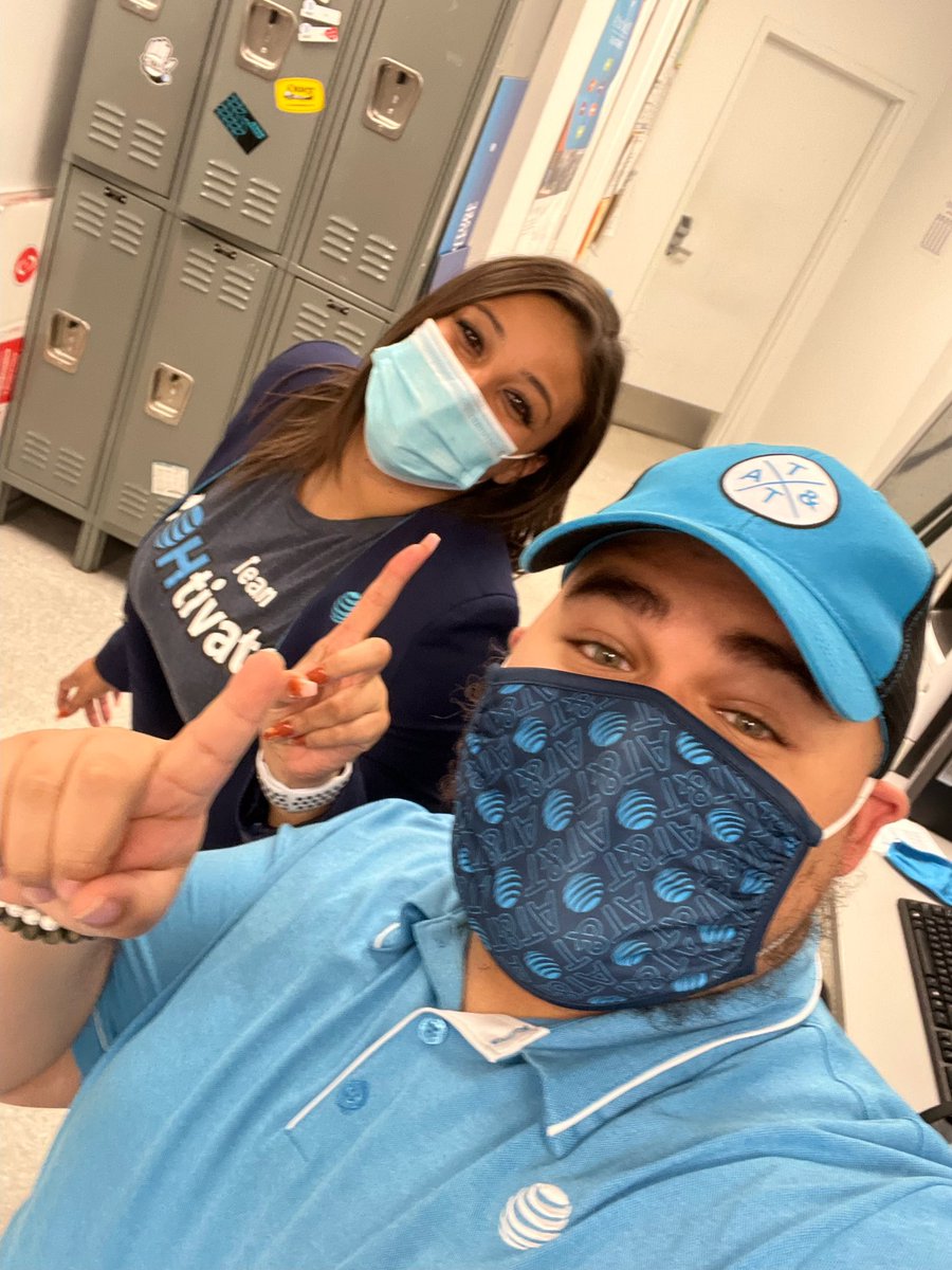 tiffanyjenkins_'s tweet photo. I love to educate!!! #SignatureLife #LifeAtATT WE WIN AS ONE!! @MusicSaviour  and his #BeastonTown are about to crush this #SIGGYTHANG @Jimmy_Booth1 @BrianWest_OHPA @oliveiramikeO @SignatureGoat https://t.co/IMGNXgwZj3