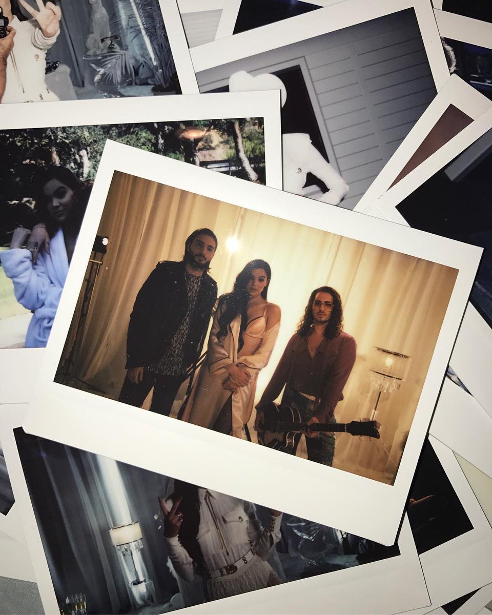 haileeonthisday's tweet photo. Hailee via Instagram four years ago today
"Oh so soon my loves... #LetMeGoMusicVideo 👨👸👱🌹✨🎥"

— 12th November 2017 https://t.co/p2DI3wREKY