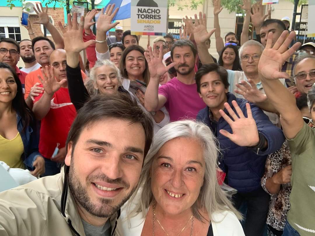 Este domingo Hagamos Historia! 🖐️ Senadores para cambiar los destinos de la Argentina! #EsJuntos 
<a href="/EdithTerenzi/">Edith Terenzi</a> <a href="/NachoTorresCH/">Nacho Torres</a> <a href="/TaccettaMatias/">Matias F. Taccetta</a> @AnaClRomero <a href="/JResquel/">Juventud Radical Esquel</a> <a href="/gustamenna/">Gustavo Menna</a>