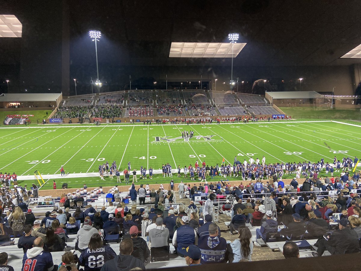 densilva02's tweet photo. There is a delay here at Rhodes. Refs are huddled at midfield. #txhsfv https://t.co/mWKYFV8kG6