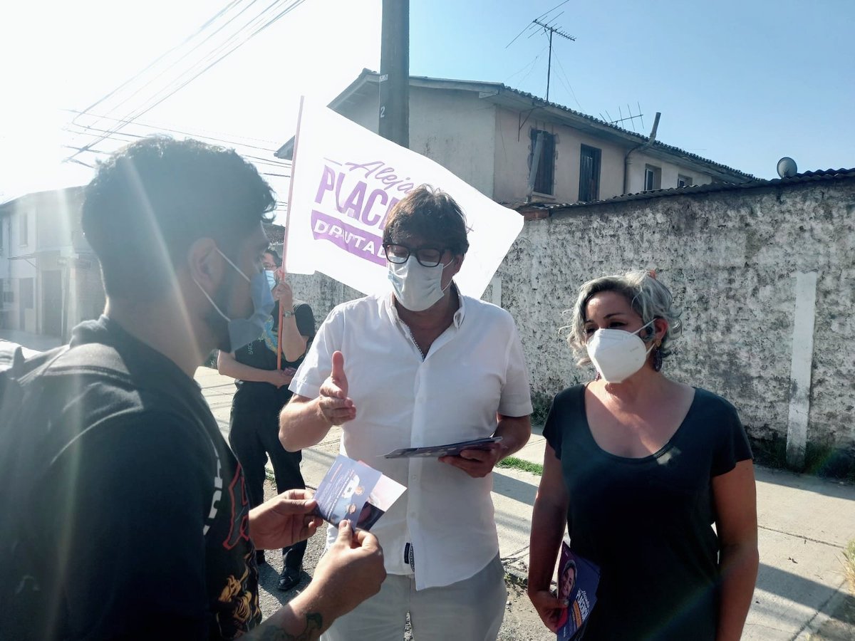 Junto a <a href="/danieljadue/">Daniel Jadue</a> conversamos con vecin@s de #LaGranja sobre la importancia de participar en las elecciones del #21deNoviembre y tener un parlamento en favor las grandes mayorías. Vivir mejor es posible, Chile puede ser justo.🌱☀️

#BoricPresidente #DiputadaPlacencia #D10