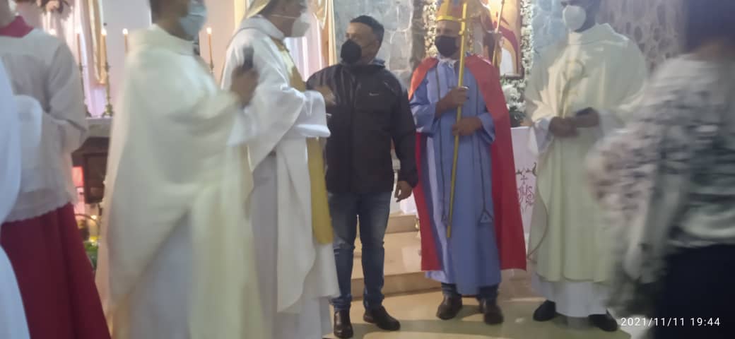 Hoy Conmemoramos el día de Nuestro Patrono San Martin de Tours a el Pedimos que siga Bendiciendo y prosperidad a nuestro Pueblo 🙏🏻

<a href="/Soykarinacarpio/">Karina Carpio</a> <a href="/NicolasMaduro/">Nicolás Maduro</a>