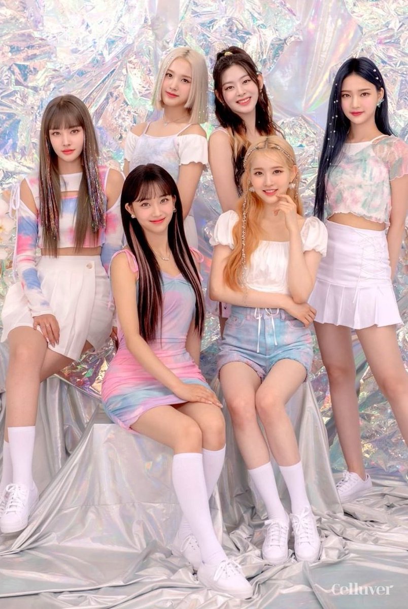 fimpinkweek's tweet photo. Happy 1st Anniversary to my STAYC girls🎉🎀💗. Continue shining so bright like a ⭐. I love you all so much💗
#스테이씨와_함께한_스윗한_1년
#OneYearSwithSTAYC
#AlwaySWITHStayc https://t.co/9aHBx3E4iE