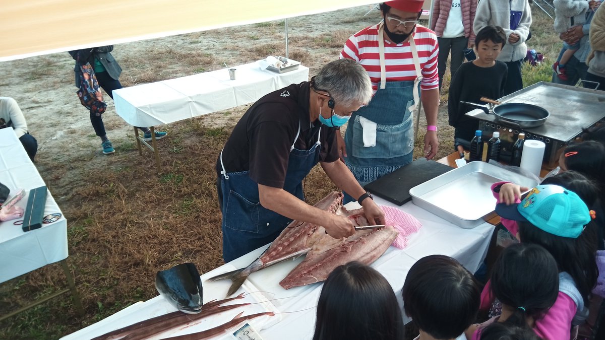 saki1903's tweet photo. とある週末の宮川先生の味育キャンプに行ってきました♪
子供達のカレー教室や、大人の為の味育教室
そして美味しいBBQ!!!最高でした!!!
https://t.co/MgVkdMXbo4
#MIIKUVillageOutdoor #miiku #宮川順子 #味育 #osadaform https://t.co/bJBLtLjI1E