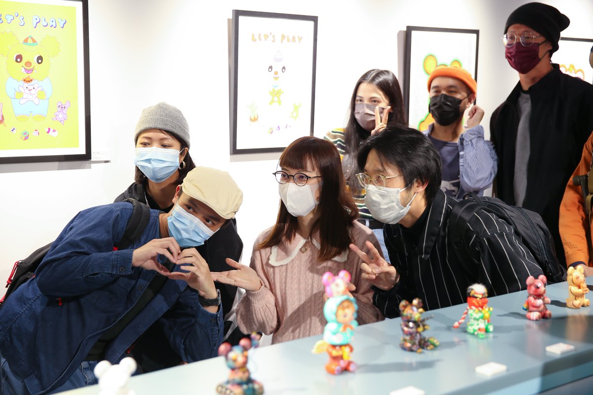 streamsart's tweet photo. 現場を振り返えます

DCITM個展「Hugger Fuku Town」
会期:2021年1月29日〜2月28日
会場:STREAMS香港ギャラリー
#streamsgallery #painting #arttoys #contemporaryart #ソフビ #designertoys #現代美術 #ポップアート #exhibitions #DCITM #hongkongart #vinyl #gummybear #art #giraffe #vinyltoys https://t.co/vrV9wQdWIE