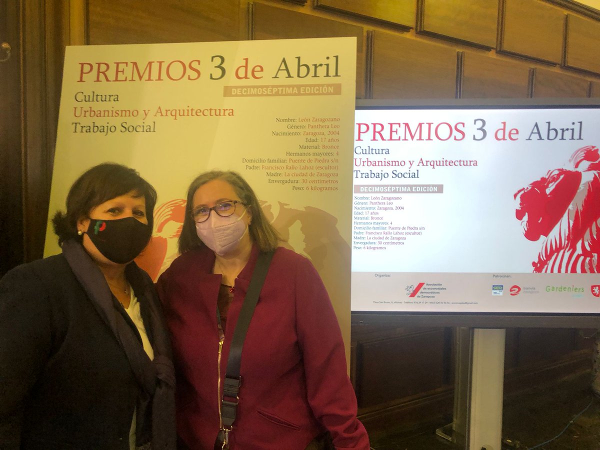 ASAPMEAragon's tweet photo. Nuestra presidenta @Anicacris junto a @bizujorge han asistido a la entrega de los #Premios3deAbril que nos otorgó la Asociación de Exconcejales Democráticos en 2015
¡¡¡Felicidades a #MiguelMena #Adunare #MercadoCentral y @luismsmore por su premio 2021!!! https://t.co/MrKAalsOl4