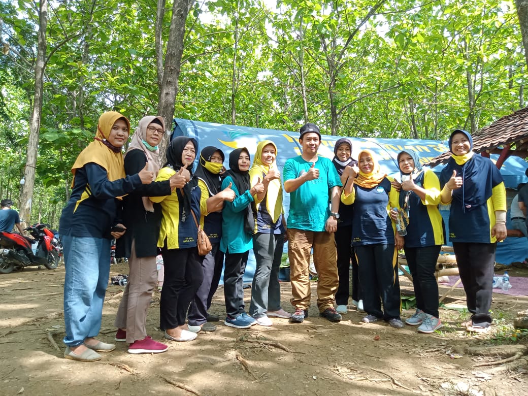 DesaKuta's tweet photo. @muktiagungwbw 
Kami bangga dengan pemimpin yang sabar, agamis, humoris, sangat merakyat. Semoga selalu di beri kekuatan dan kesehatan
menuju #PemalangAMAN https://t.co/Ho6bLerLtp