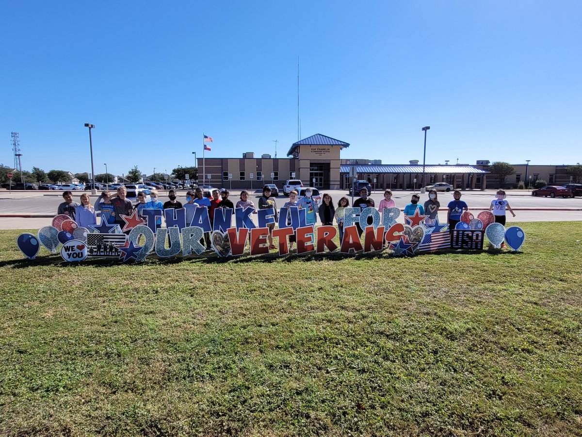 STEMrsZ's tweet photo. We are thankful for our Veterans! Happy Veteran's Day! #kfeproud #nisdfranklines #kfethirdgrade https://t.co/V1iAs44BEh