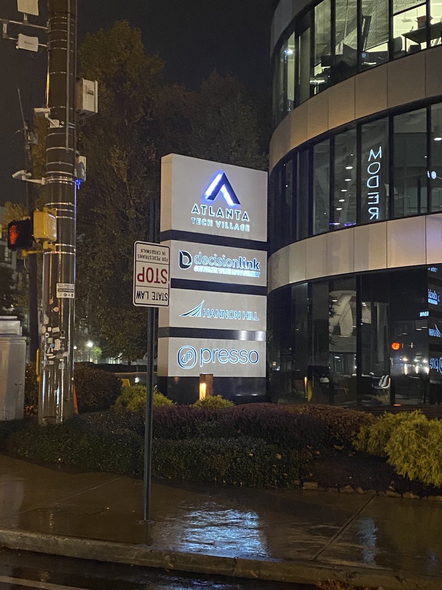 Rainy night in Georgia and ⁦<a href="/decisionlink/">DecisionLink</a>⁩ is still top bill at ⁦<a href="/ATLTechVillage/">Atlanta Tech Village</a>⁩