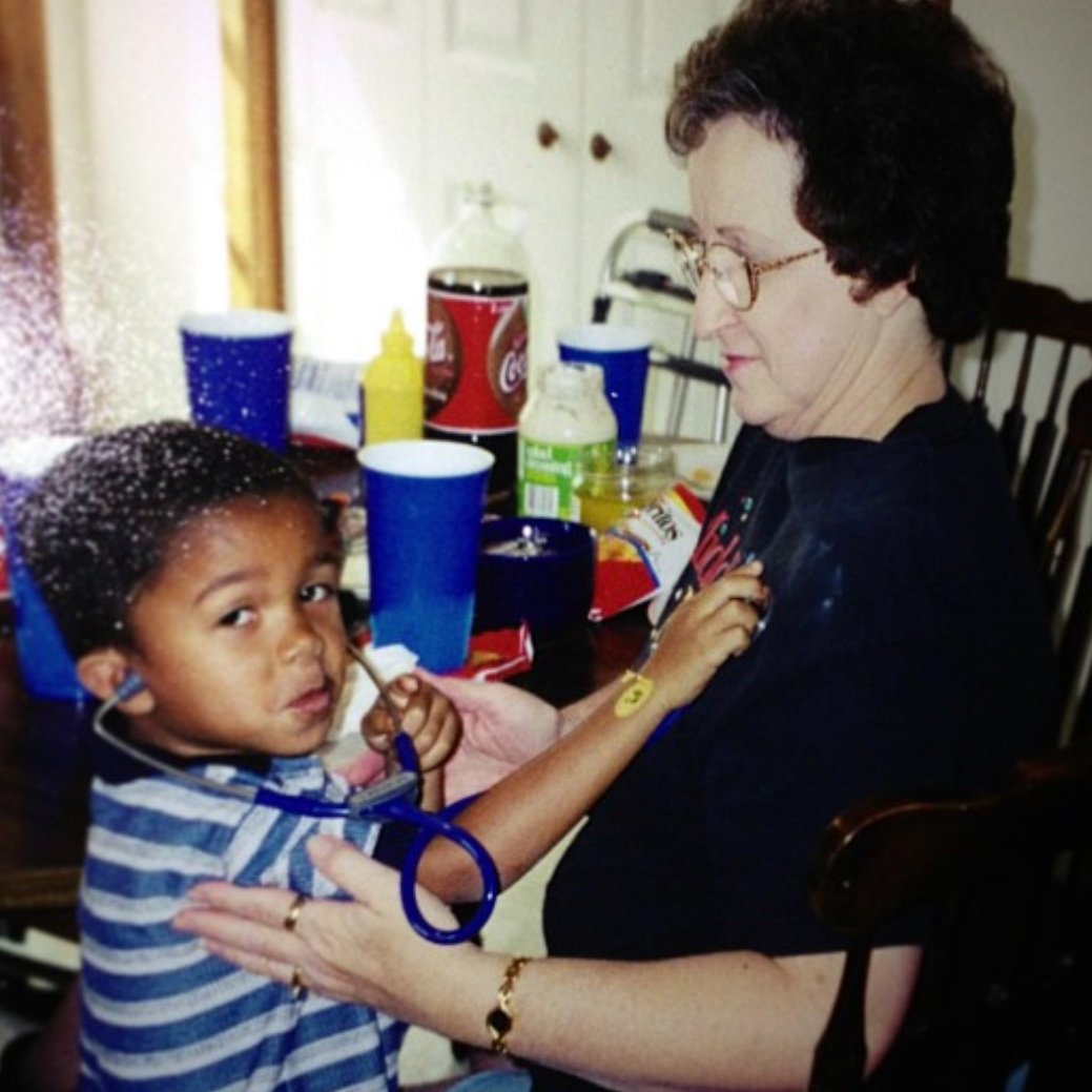 CodyRussell_'s tweet photo. 1 week out from taking STEP 1, and got news today that my first authored manuscript was accepted for publication😭😭!! To the 4yo me: Don't ever let anyone tell you that you can't and keep dreaming big, because we're almost there!! #medtwitter #firstgenMD https://t.co/8ujvcpmeVR