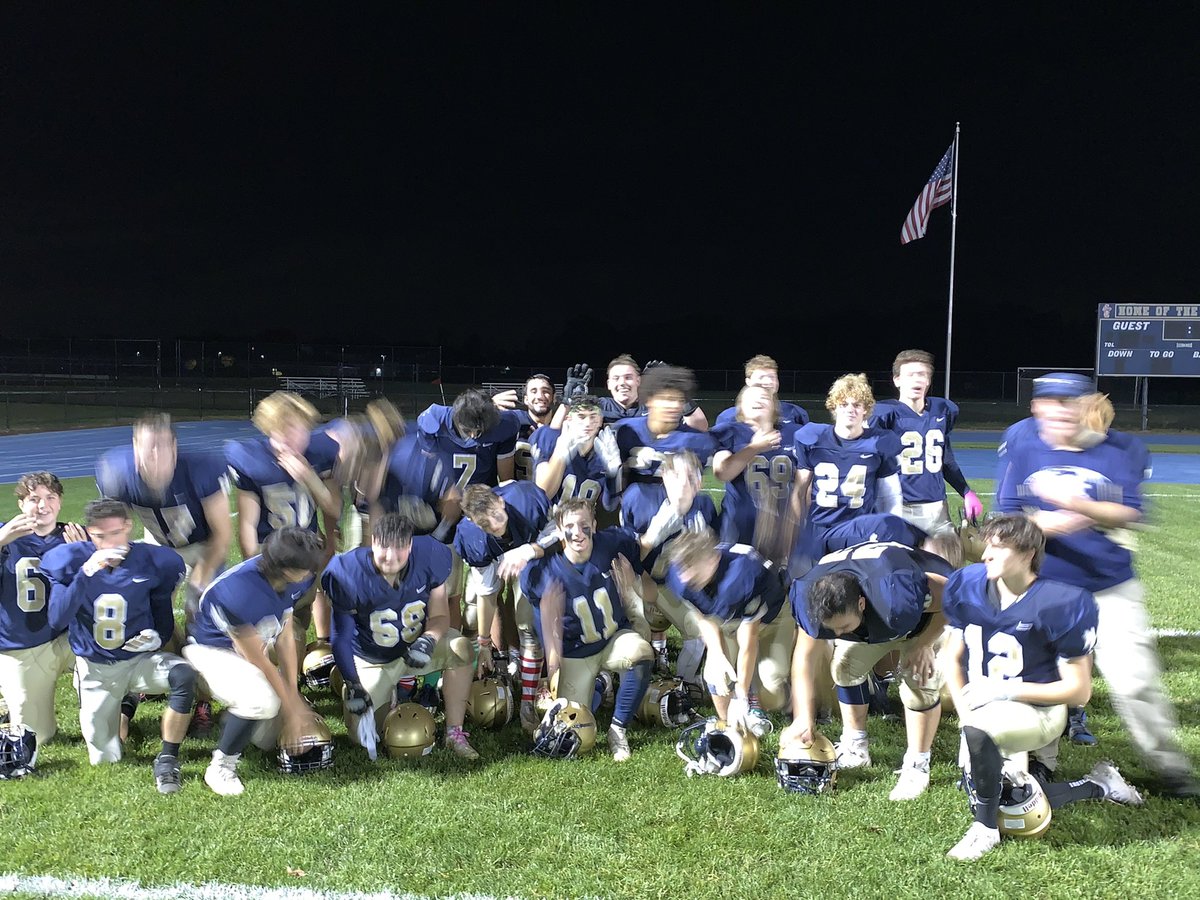 CoachFence's tweet photo. Warriors win and get to 8-2.  There’s one last party on Evergreen. https://t.co/7DQP8RvwPd